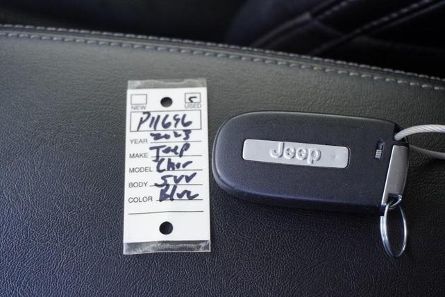 Photo of 2023 Bright White Clearcoat Jeep Cherokee