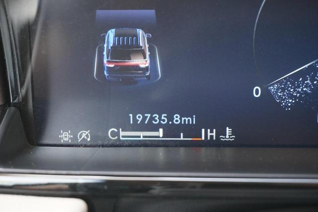 Photo of 2023 Pristine White Metallic Tri-Coat Lincoln Navigator