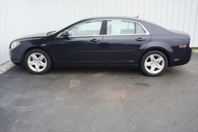 Photo of 2011 Imperial Blue Metallic Chevrolet Malibu
