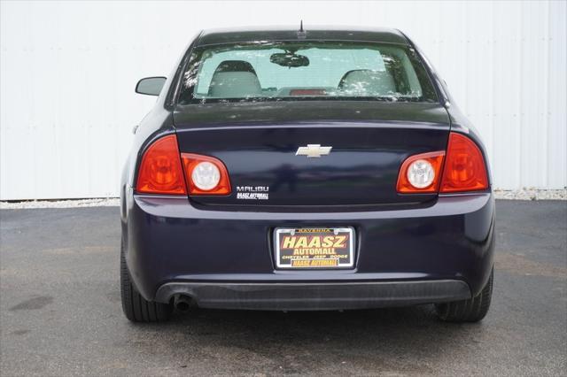 Photo of 2011 Imperial Blue Metallic Chevrolet Malibu