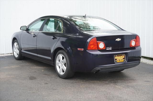 Photo of 2011 Imperial Blue Metallic Chevrolet Malibu