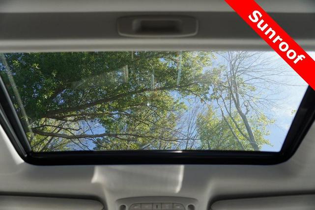 Photo of 2019 Pearl White Tricoat Nissan Armada