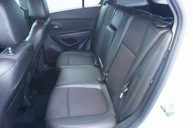 Photo of 2019 Summit White Chevrolet Trax