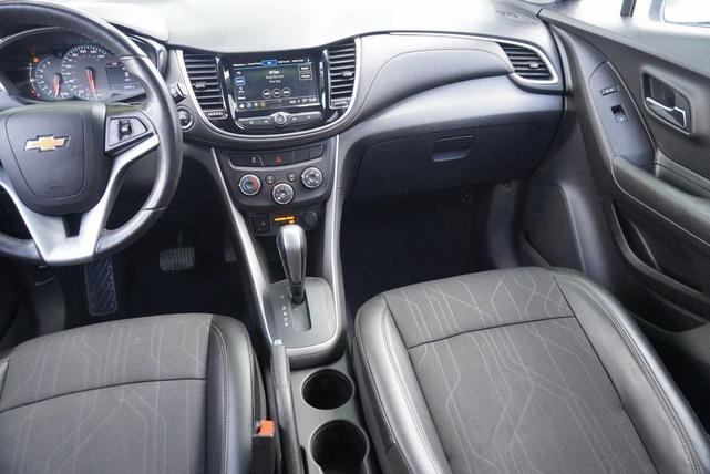 Photo of 2019 Summit White Chevrolet Trax