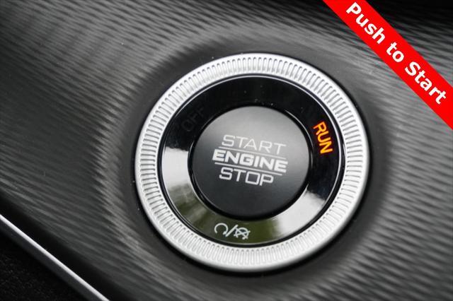 Photo of 2025 Diamond Black Crystal Pearlcoat Jeep Grand Cherokee L