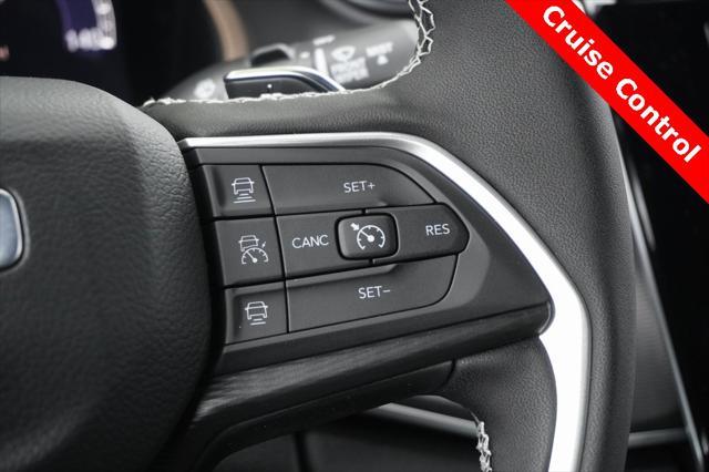 Photo of 2025 Diamond Black Crystal Pearlcoat Jeep Grand Cherokee L