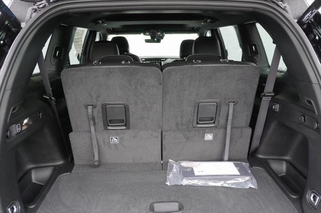 Photo of 2025 Diamond Black Crystal Pearlcoat Jeep Grand Cherokee L