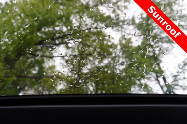 Photo of 2025 Diamond Black Crystal Pearlcoat Jeep Grand Cherokee L