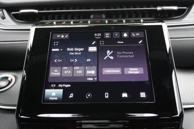 Photo of 2025 Diamond Black Crystal Pearlcoat Jeep Grand Cherokee L