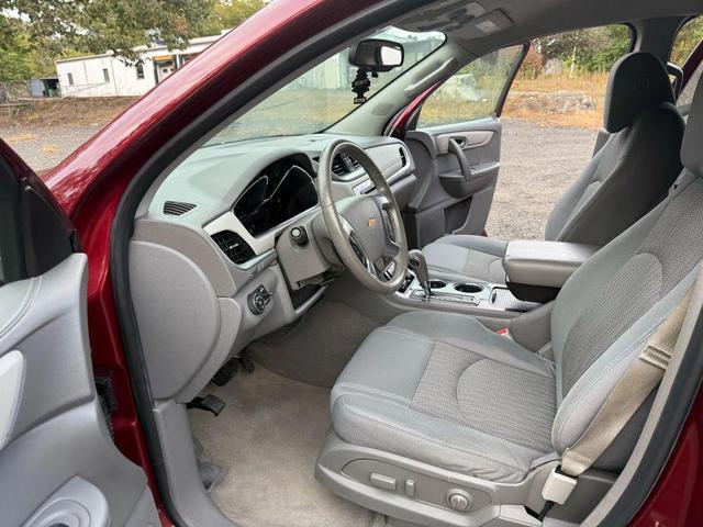 Photo of 2016 Burgundy Chevrolet Traverse