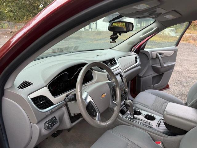 Photo of 2016 Burgundy Chevrolet Traverse