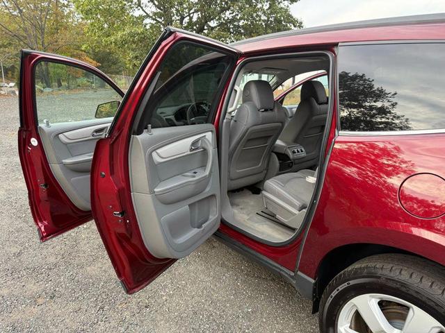 Photo of 2016 Burgundy Chevrolet Traverse