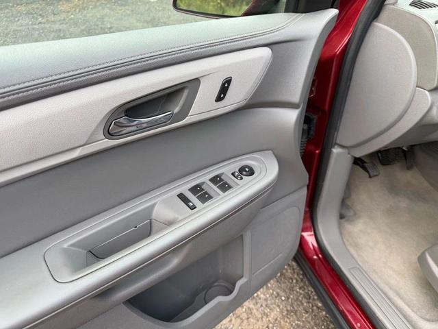 Photo of 2016 Burgundy Chevrolet Traverse