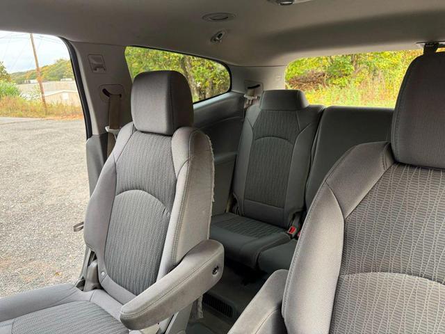 Photo of 2016 Burgundy Chevrolet Traverse