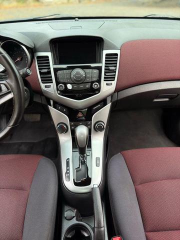 Photo of 2014 White Chevrolet Cruze