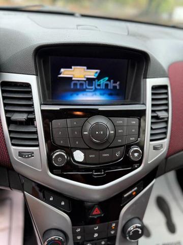 Photo of 2014 White Chevrolet Cruze