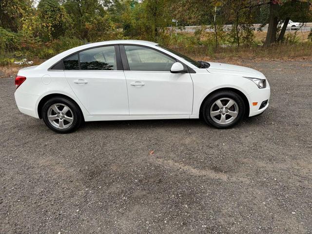 Photo of 2014 White Chevrolet Cruze