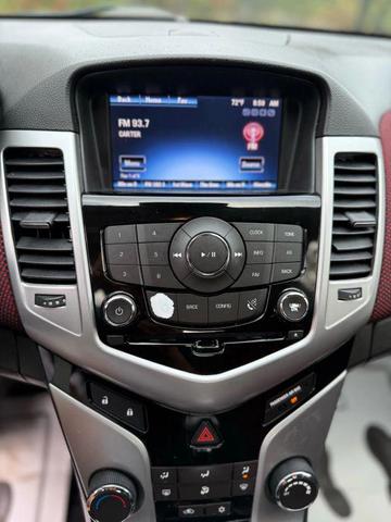 Photo of 2014 White Chevrolet Cruze