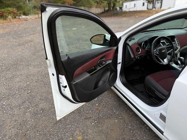 Photo of 2014 White Chevrolet Cruze