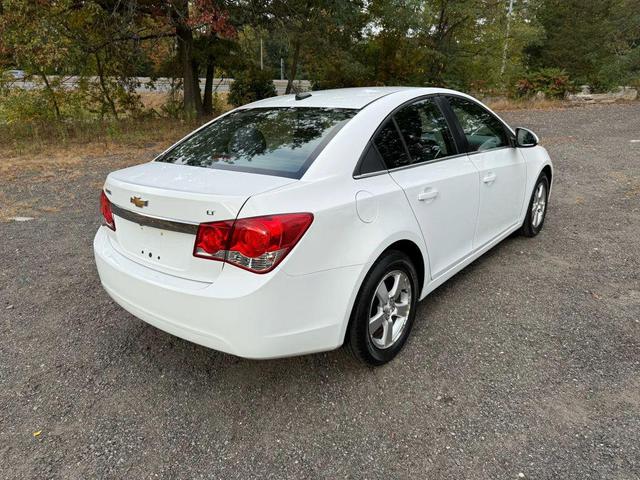 Photo of 2014 White Chevrolet Cruze
