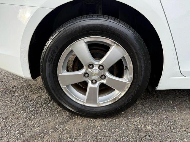 Photo of 2014 White Chevrolet Cruze