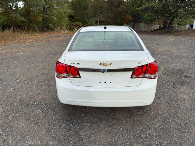 Photo of 2014 White Chevrolet Cruze