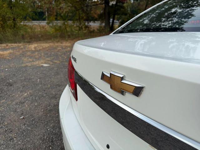 Photo of 2014 White Chevrolet Cruze