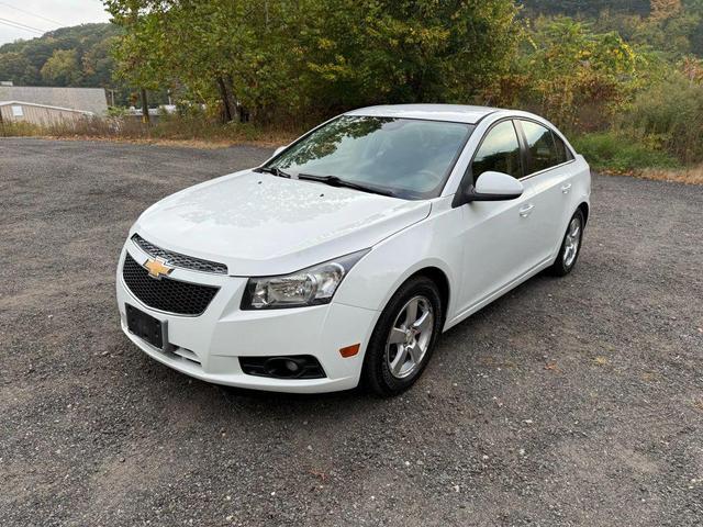 Photo of 2014 White Chevrolet Cruze