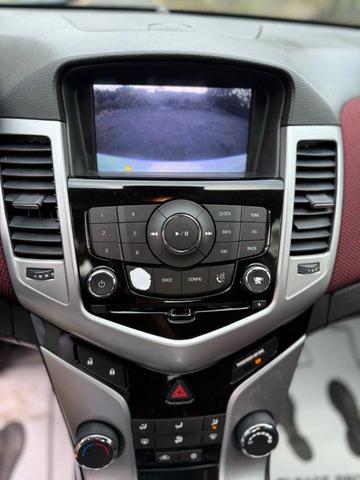 Photo of 2014 White Chevrolet Cruze