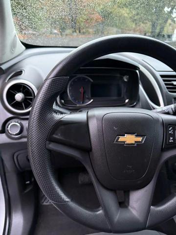 Photo of 2016 Silver Ice Metallic Chevrolet Trax