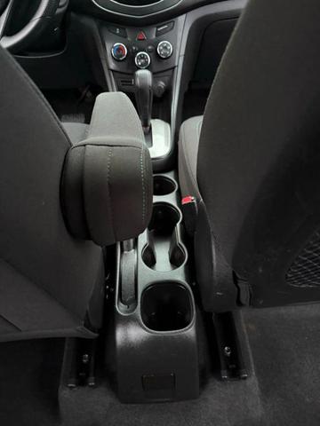 Photo of 2016 Silver Ice Metallic Chevrolet Trax