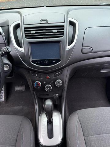 Photo of 2016 Silver Ice Metallic Chevrolet Trax