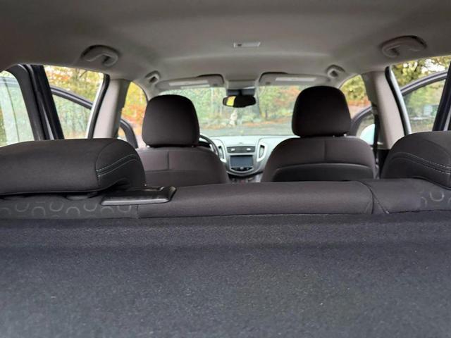 Photo of 2016 Silver Ice Metallic Chevrolet Trax