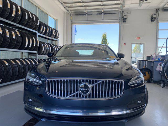 Photo of 2023 Denim Blue Metallic Volvo S90