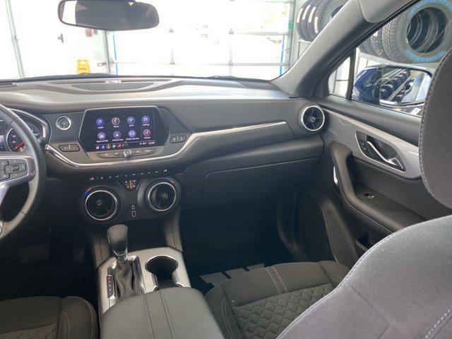 Photo of 2022 Blue Glow Metallic Chevrolet Blazer