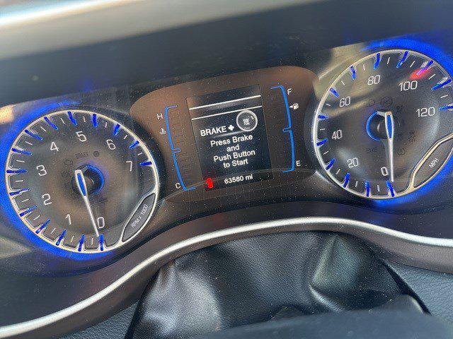 Photo of 2017 Molten Silver Chrysler Pacifica
