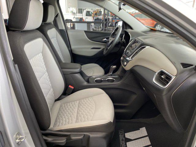 Photo of 2019 Silver Ice Metallic Chevrolet Equinox