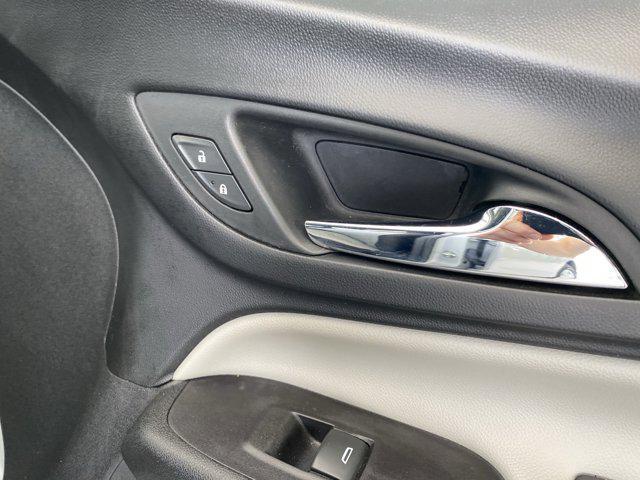 Photo of 2019 Silver Ice Metallic Chevrolet Equinox