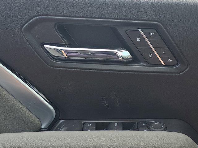 Photo of 2025 Sterling Gray Metallic Chevrolet Colorado
