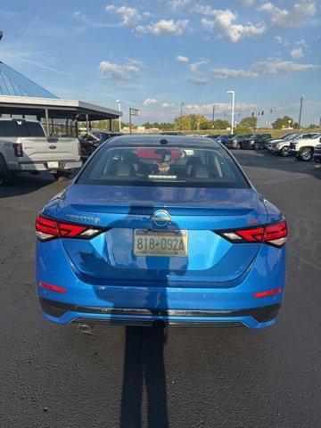 Photo of 2024 Electric Blue Metallic/Super Black Nissan Sentra