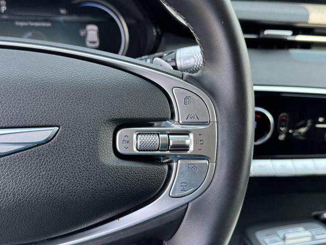Photo of 2025 Uyuni White Genesis GV70