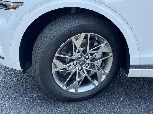 Photo of 2025 Uyuni White Genesis GV70