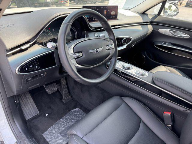 Photo of 2025 Uyuni White Genesis GV70