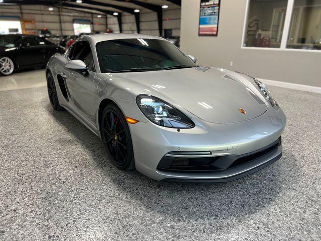 Photo of 2022 Silver Porsche 718 Cayman