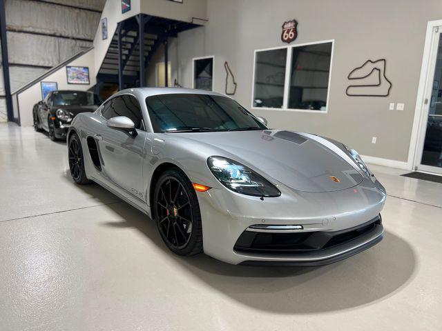 Photo of 2022 Silver Porsche 718 Cayman