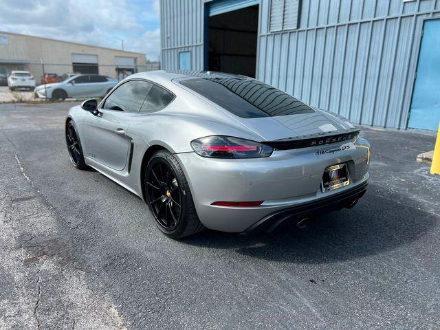 Photo of 2022 Silver Porsche 718 Cayman