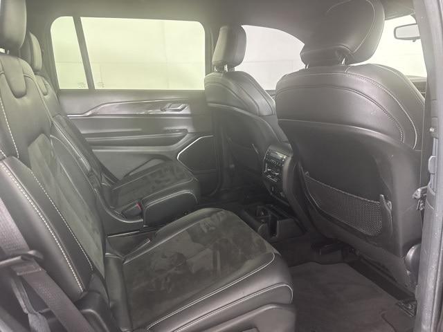 Photo of 2021 Diamond Black Jeep Grand Cherokee