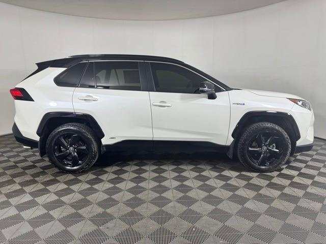 Photo of 2021 Blizzard Pearl / Midnight Black Metallic Toyota RAV4