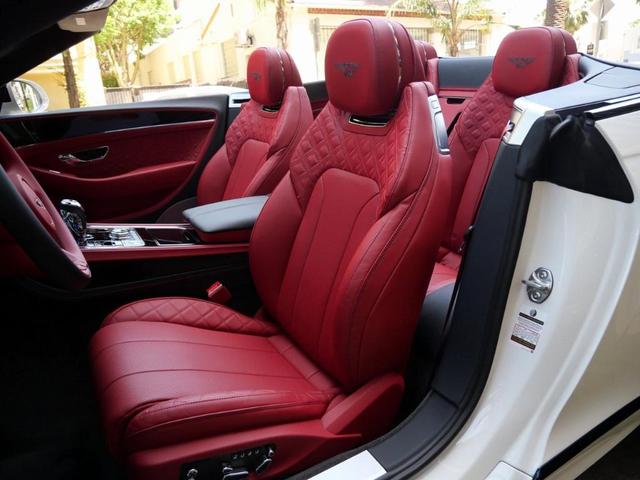 Photo of 2024 Glacier White Bentley Continental GT