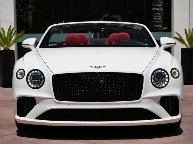Photo of 2024 Glacier White Bentley Continental GT